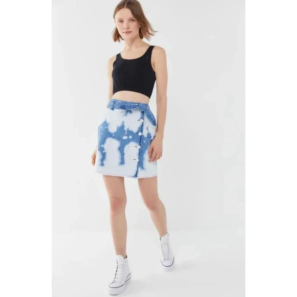 Women's BDG Urban Outfitters Bleached Denim Mini Skirt Raw Hem Size S GUC! 0207 - Picture 1 of 16